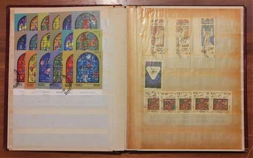 SMALL STOCKBOOK WITH MODERN ISRAELI STAMPS MINT AND USED