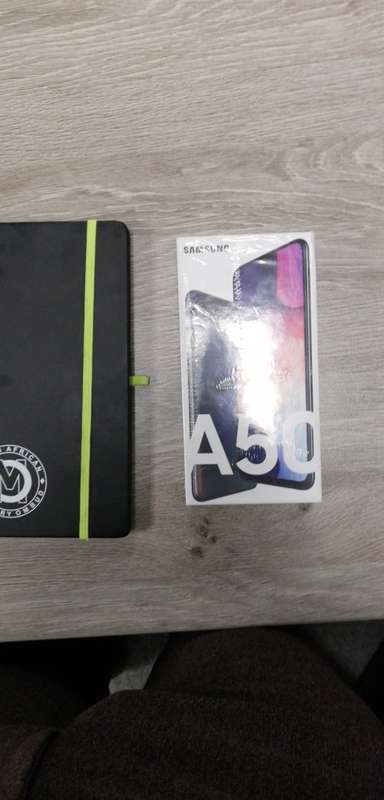 SAMSUNG A50 NEW SEALED 128GB