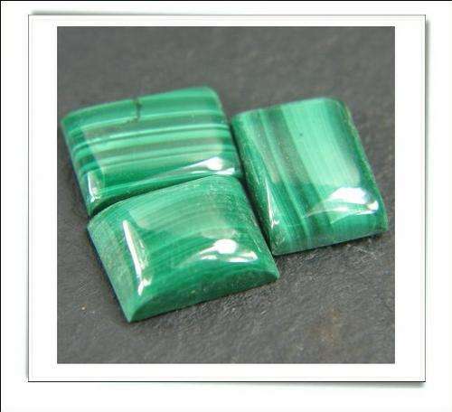 GEMZONE - Natural Malachite Retangular Cabs - 8.50cts avg. each - 7 pcs on offer!