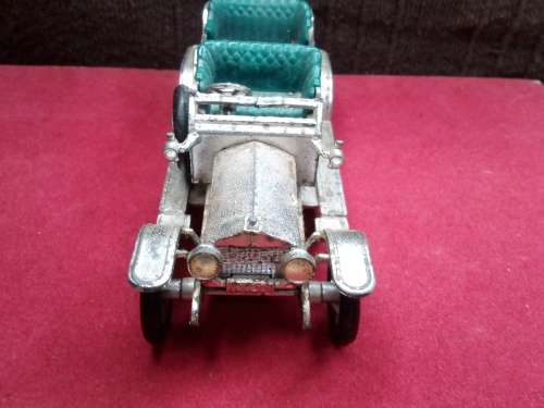 VINTAGE MODEL CAR