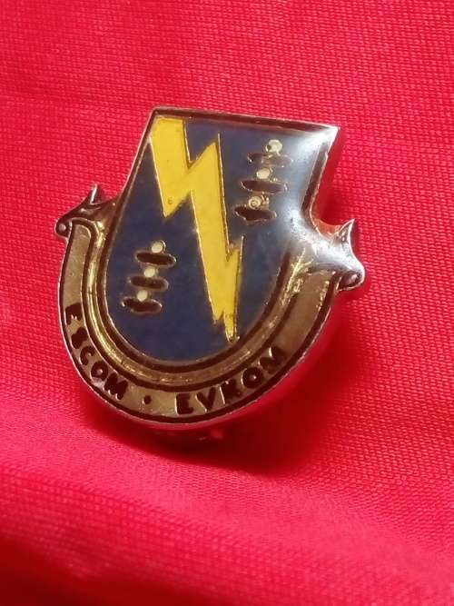 VINTAGE ESCOM/EVKOM BADGE