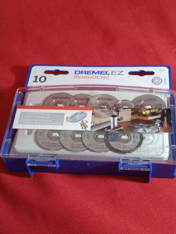 DREMEL 3000 ROTARY TOOL