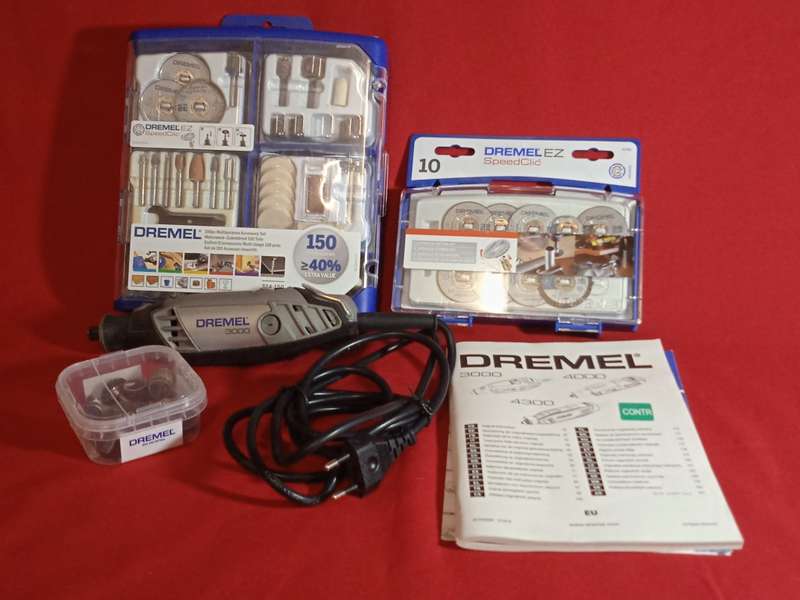 DREMEL 3000 ROTARY TOOL