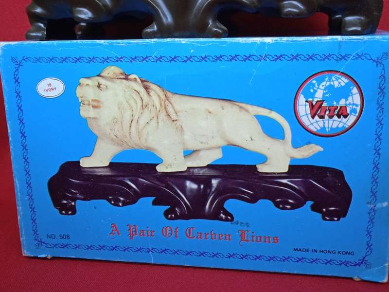 VINTAGE LION STATUES