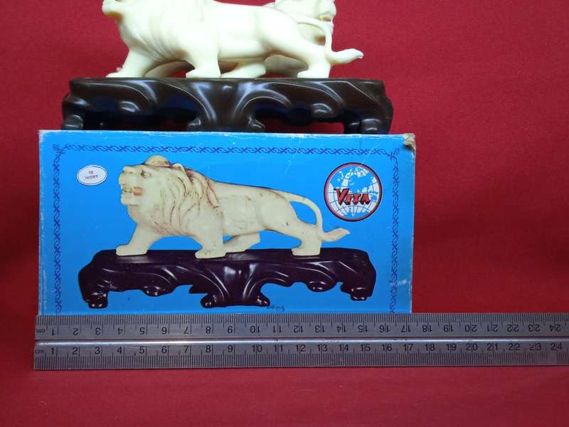 VINTAGE LION STATUES