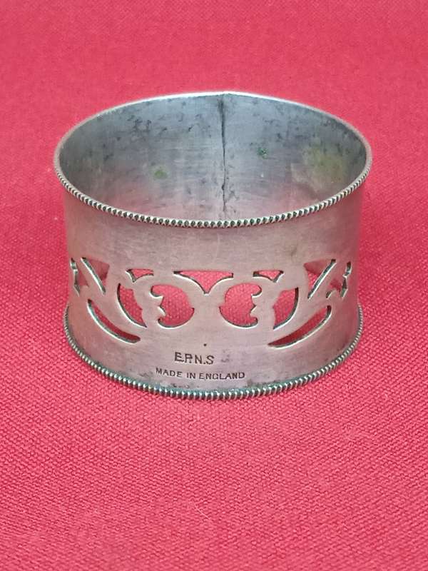 VINTAGE EPNS NAPKIN RING
