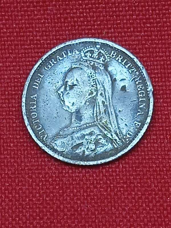 1889 SILVER U.K SIXPENCE ERROR COIN