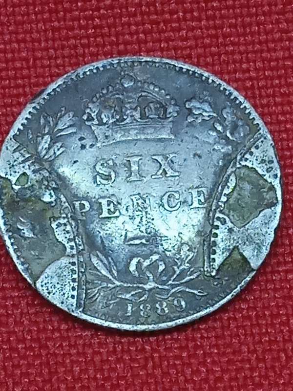 1889 SILVER U.K SIXPENCE ERROR COIN