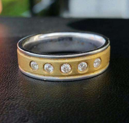 18ct white/yellow Gold designer diamond band