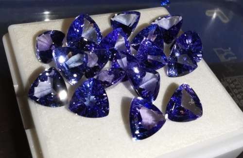 Tanzanite  1ct each,  7mm trillion shape