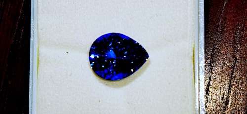 6.56CT TANZANITE * Certified Tanzanite *