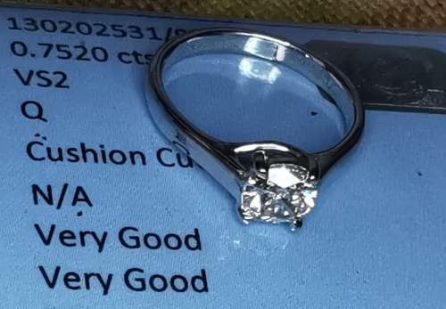0.7520ct Diamond engagement ring, 18ct White Gold * Certified Cushion Cut Diamond *