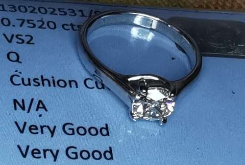 0.7520ct Diamond engagement ring, 18ct White Gold * Certified Cushion Cut Diamond *