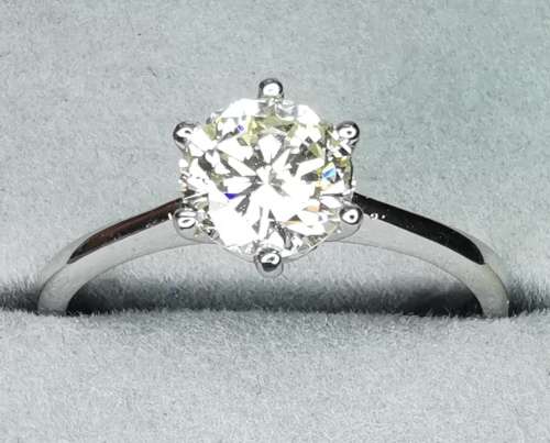 0.852ct Diamond engagement ring, 18ct White Gold * Round Brilliant Cut Diamond *