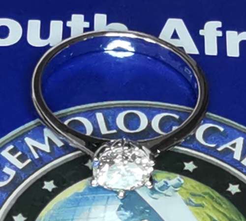0.852ct Diamond engagement ring, 18ct White Gold * Round Brilliant Cut Diamond *