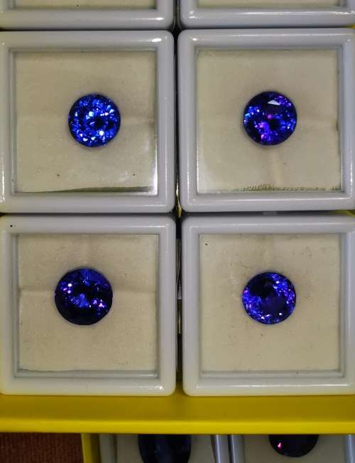 Tanzanite 14Cts Certified Tanzanite Parcel