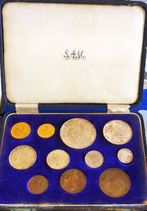 1953 Long proof set (Gold Pound and Gold Half Pound coins included)