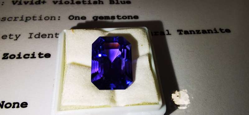 12.25CT TANZANITE * Certified Tanzanite *