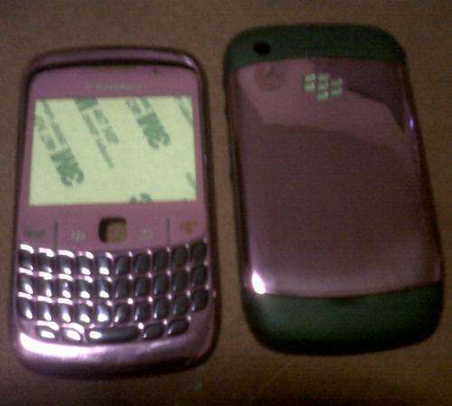 REDUCED!!! Chrome Pink Blackberry 8520 Housing