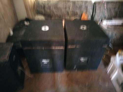 behringer bassbins