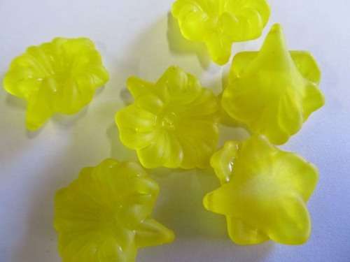Acrylic Shapes Flower Shape Yellow 31mm x 27mm 5pc
