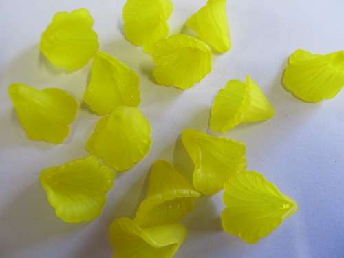 Acrylic Shapes Flower Shape Yellow 16mm 5pc