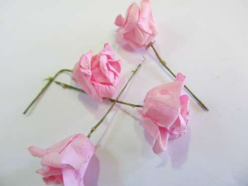 Embellishments Paper Rose Pink ±16mm