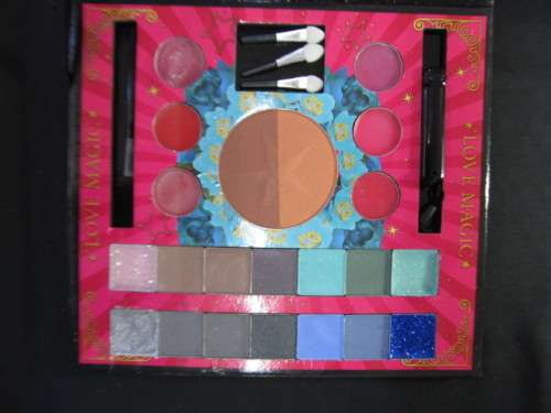Madame ZINGARA Make-Up Palette Set, Demo Model