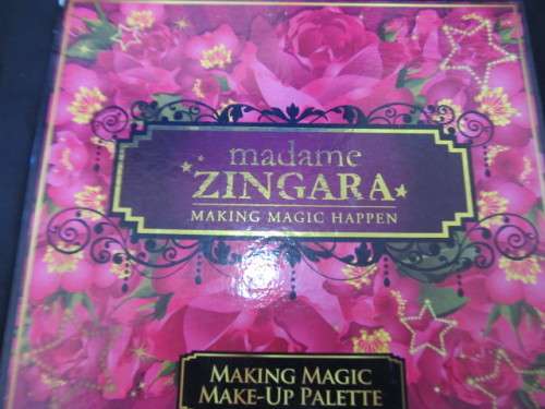 Madame ZINGARA Make-Up Palette Set, Demo Model