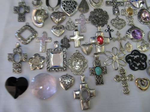 Fashion Jewellery, 1 Lot Pendants / Earrings, Good, Broken and Bruised
