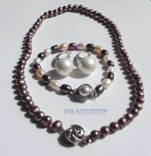 Fine Jewellery, 1 x Freshwater Cultured Pearl Necklace + Bracelet, 1 x Pair Shell Pearl Earrings
