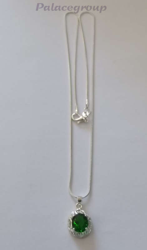 Fine Jewellery, Silver Snake Chain, Stamped 925, Simulated Emerald Green Stone, 42cm