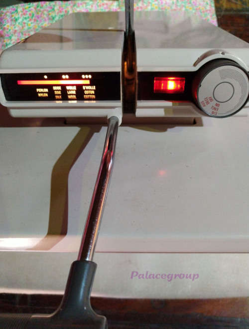 Elnapress Electronic Iron Clothes - Laundry Press, With Vinyl Cover, Good Working Condition