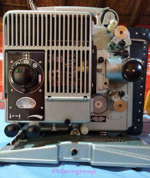 Siemens 16mm Movie Projector In Good Working Order With Storage Case