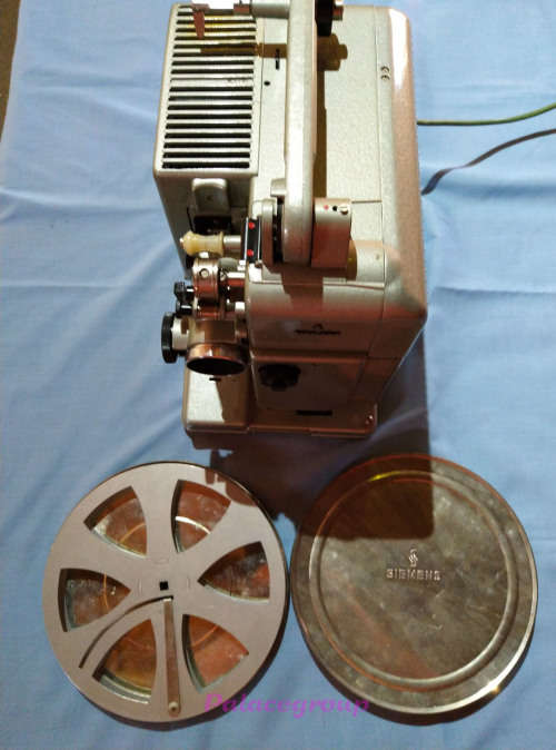 Siemens 16mm Movie Projector In Good Working Order With Storage Case