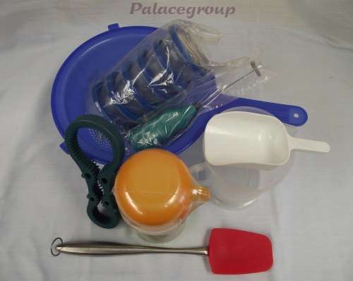 Kitchen Utencils, Kitchen Tools Needed For The Beginner, See Photos and Listing