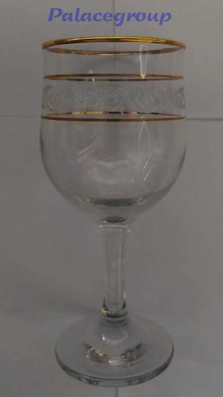 6 x Vintage Wine Glasses With Gold Trimings, Glasses In Excellent Cond. See Photos Below