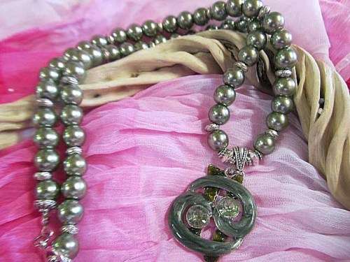 Perrine Necklace, Glass Pearls With Metal Pendant, Green, 46cm, Toggle Clasp, 1pc