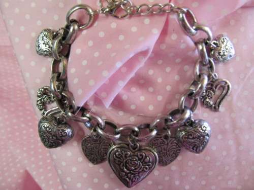 Burtell Bracelet, Heart Charms On Chain,20cm With 4cm Extender, Nickel