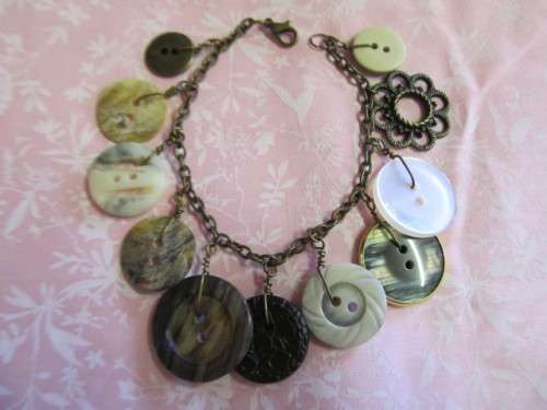 Mistique Bracelet, Natural Colour Buttons, Bronze, 19,5cm, 1pc