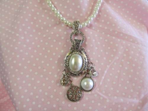 Perrine Necklace, White Faux Pearls With White Faux Pearl Pendant, Nickel, 43cm, 1pc