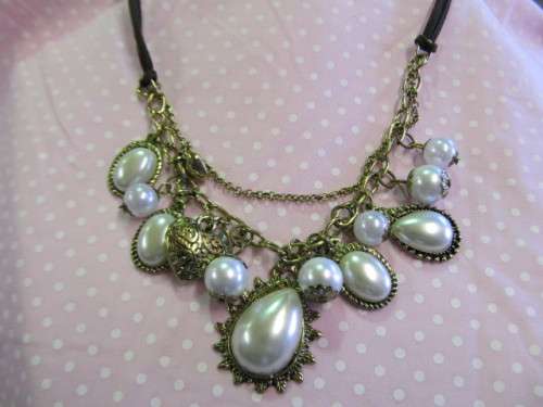 Perrine Necklace, Cream Faux Pearl With Brown Soft Leather Back, Antique Gold, 48cm With 5cm ex, 1pc