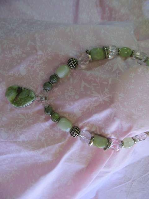 Simone Necklace, Green Semi-Precious And Clear Quartz, Green Druzy Pendant, Nickel, 44cm