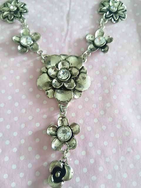 Riza Necklace, Nickel Flower With Clear Rhinestones, Lobster Clasp, 42cm With 6cm Ext