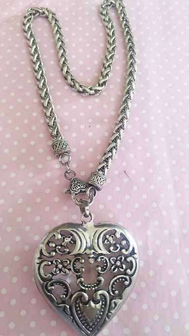 Burtell Necklace, Heart Pendant On Nickel Snake Chain, Lobster Clasp, 48cm, 1pc