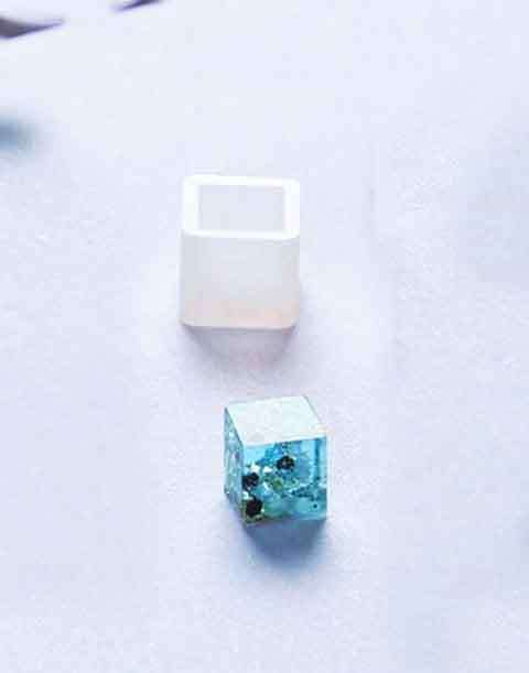 Silicon Moulds, Square Ear Stud Moulds, 0,5cm x 0,5cm, 2pc