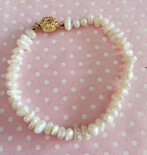Perrine Bracelets, White Freshwater Pearls, Gold Coloured Box Clasp, Pearl Size 8mm, 19cm