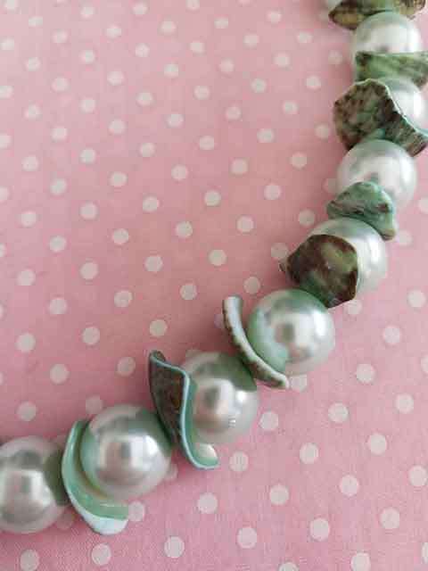 Perrine Necklace, Green Glass Pearls + Shell Chips, Lobster Clasp, 46cm + 5cm, 1pc