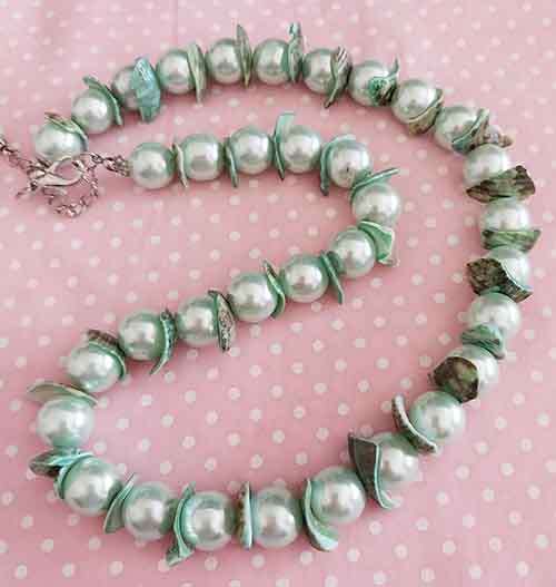 Perrine Necklace, Green Glass Pearls + Shell Chips, Lobster Clasp, 46cm + 5cm, 1pc