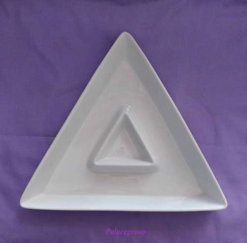 White ceramic platter/snack dish, triangle shape, 335mm side length, 40mm height